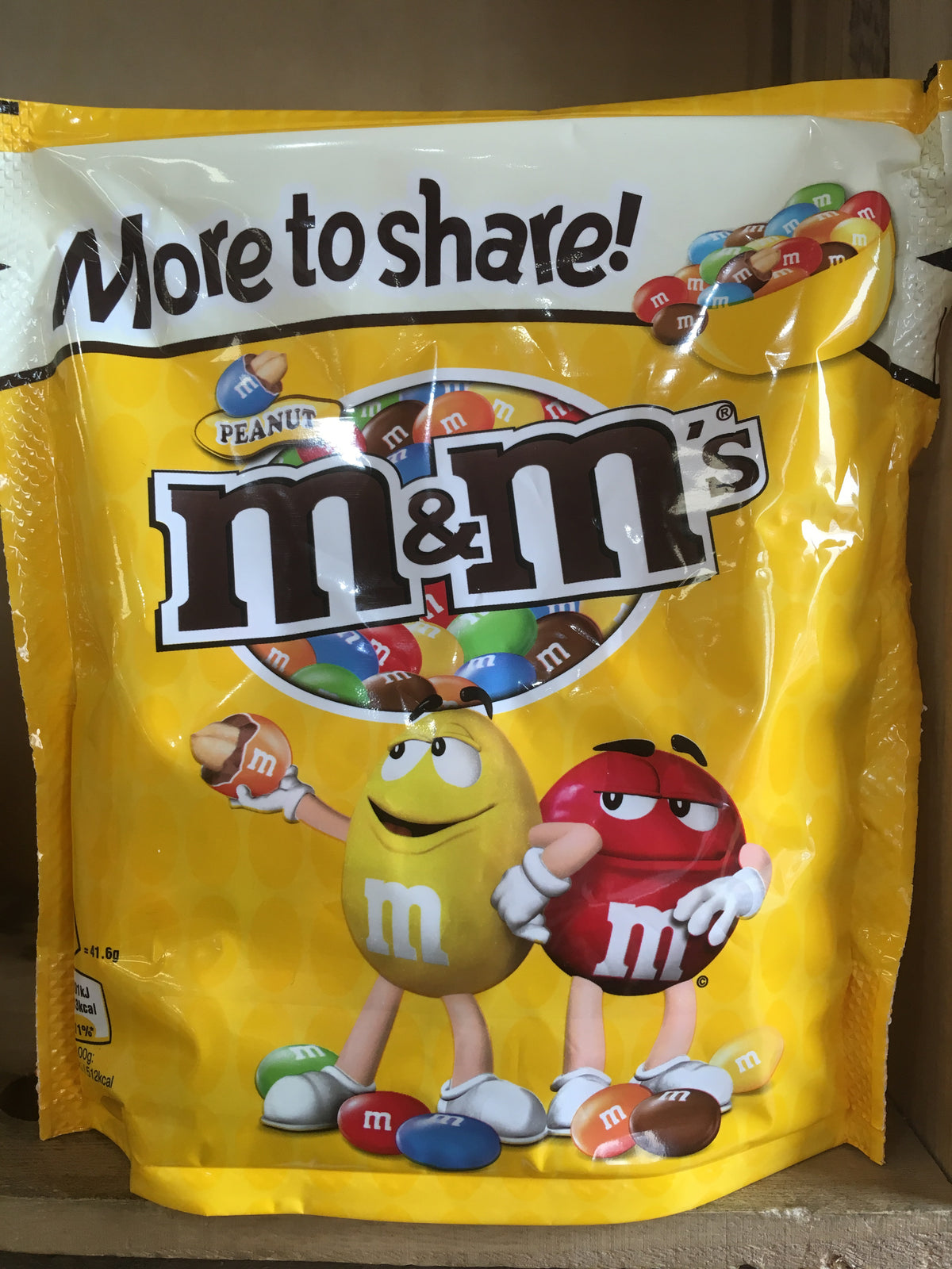 Explore our M&M's Peanut, Crunchy & Chocolate Mix Big Family Share Bag 400g  M&M's collection. Get them now