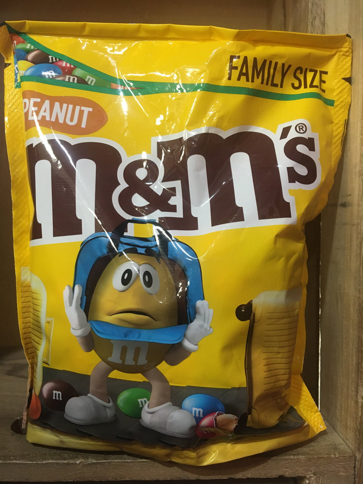 Check out our collection of 1.32kg of M&M's Peanut (3 Packs of